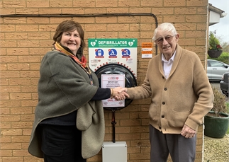 New Defibrillator Donated by Generous Resident to Serve the People of Sandy